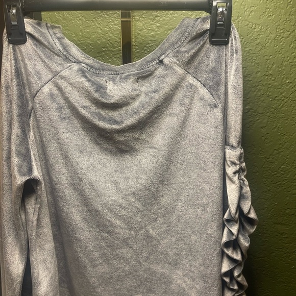 Cupio Heather Gray Knit Top - Picture 8 of 8